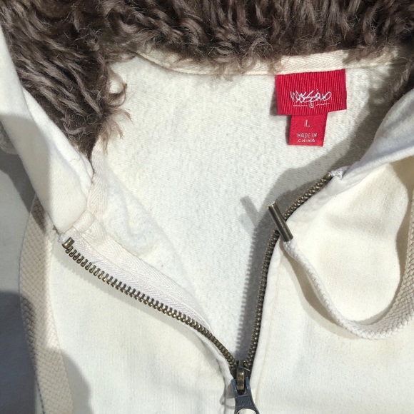 CLOSET CLEARANCE. Faux fur hooded zip sweatshirt - Picture 3 of 4